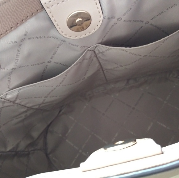 NWT MICHAEL KORS LEATHER JET SET ITEM MEDIUM TOTE - Picture 7 of 13